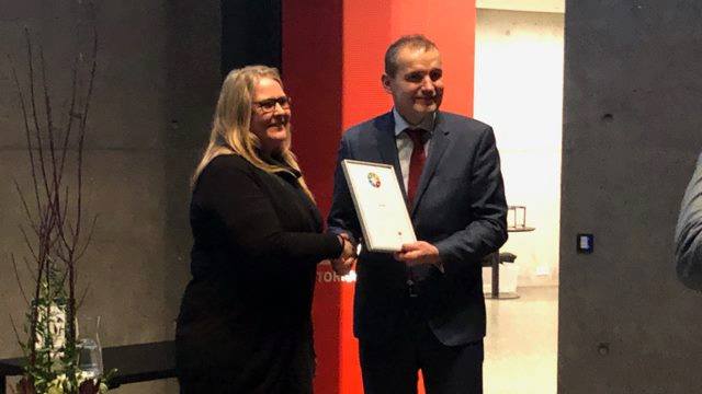 Elding receives award from the president