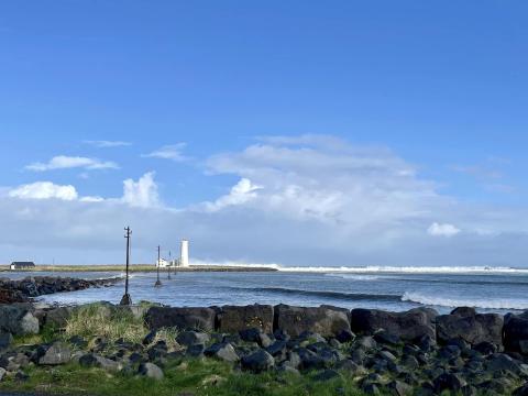 windy day at grótta lighthouse