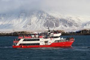 whale watching boat and passengers  eldey
