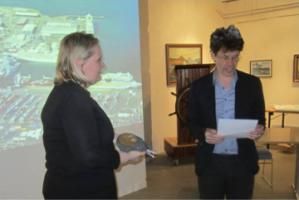 rannveig accepts fjörusteinninn award in 2013