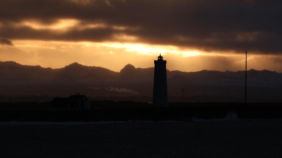sunrise in reykjavik winter